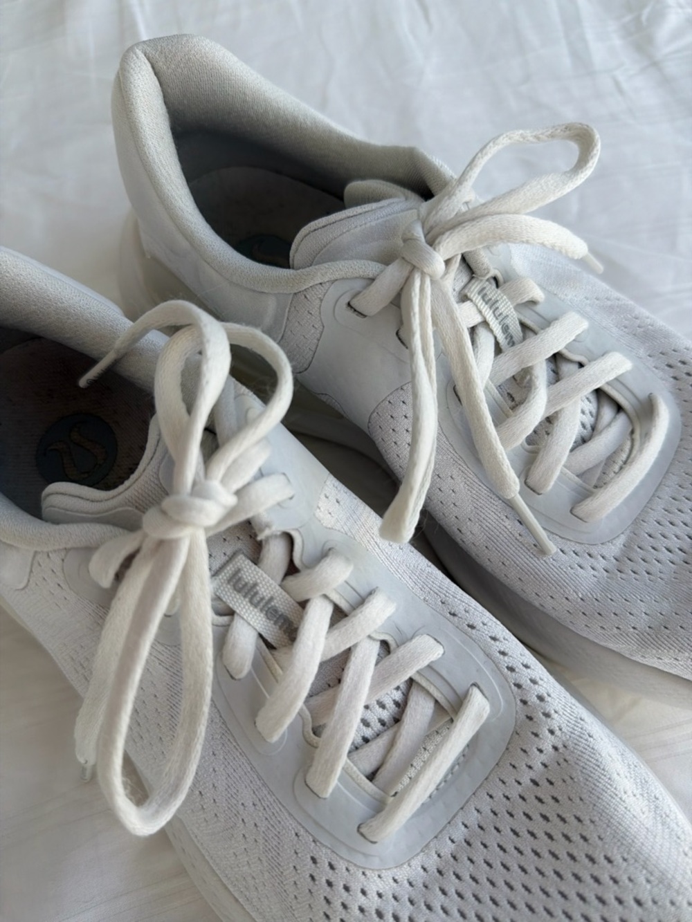 LULULEMON Beyondfeel sneakers Women’s White Athletic Sneakers-Lightweight Cofort - Picture 6 of 10